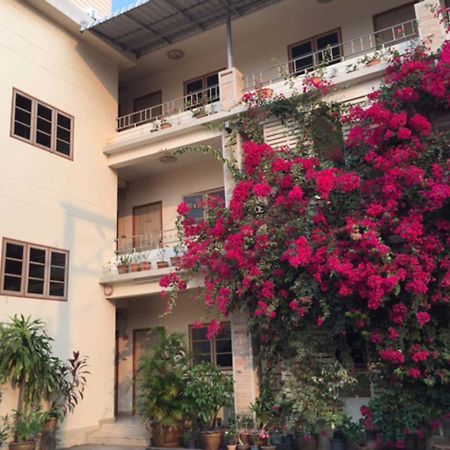 Pikul Apartment Hotel Nong Khai Buitenkant foto