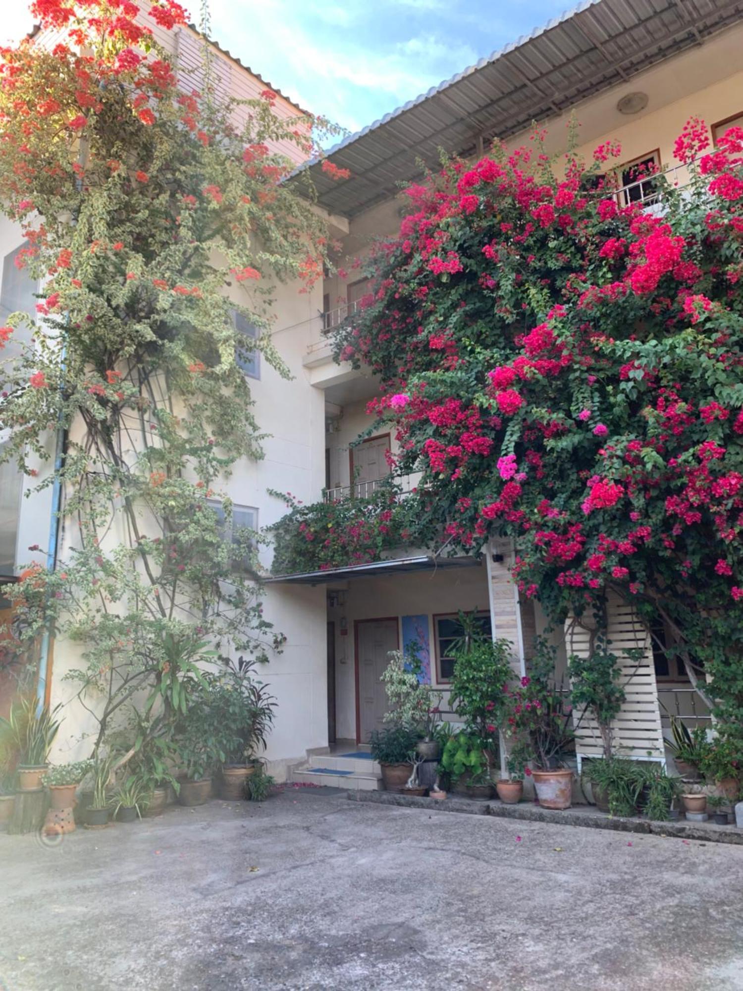 Pikul Apartment Hotel Nong Khai Buitenkant foto
