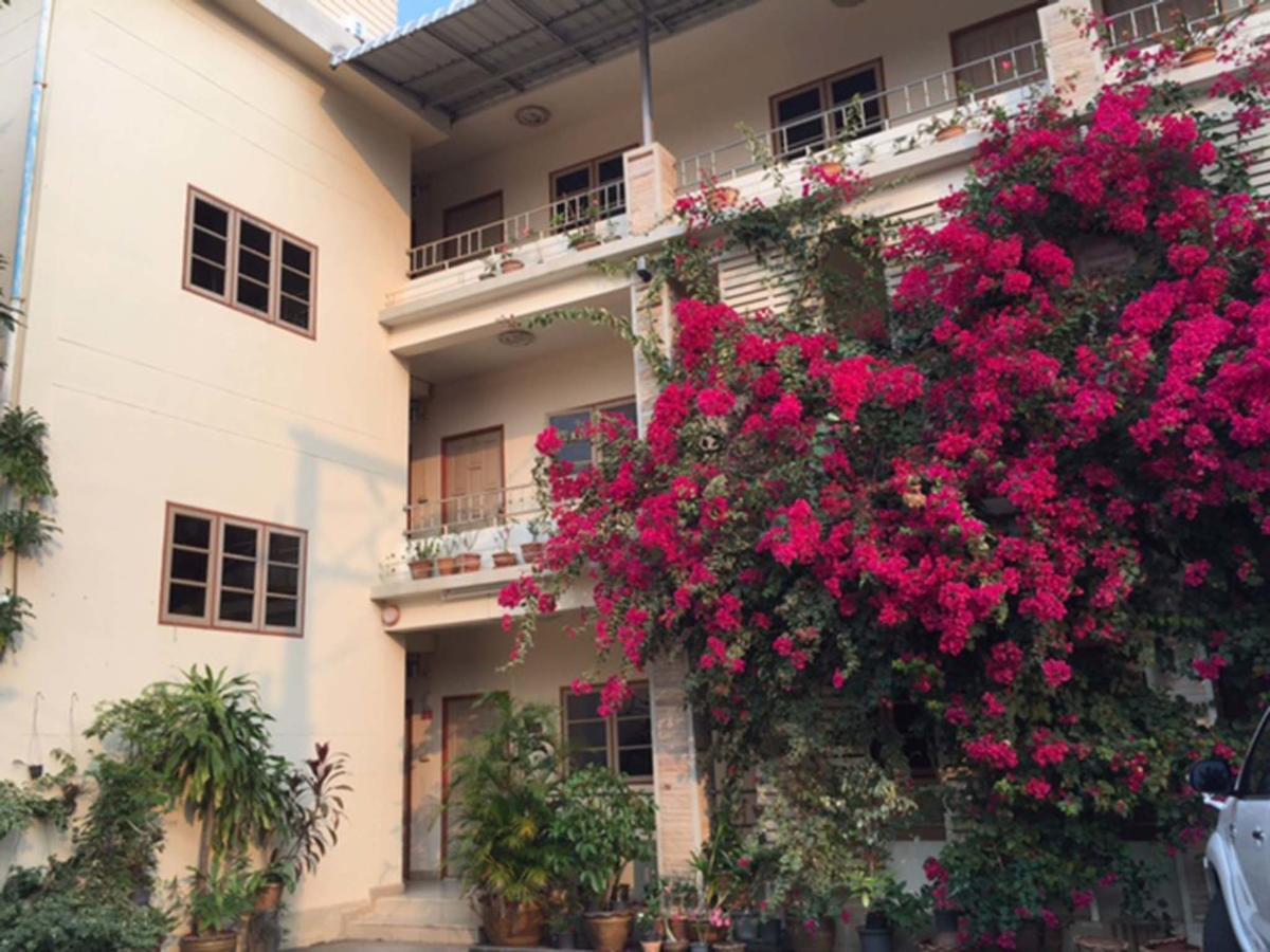 Pikul Apartment Hotel Nong Khai Buitenkant foto